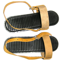 Комплект креплений кожа Маяк (амортизатор, носковой и пяточный ремень, бежевый) фото
